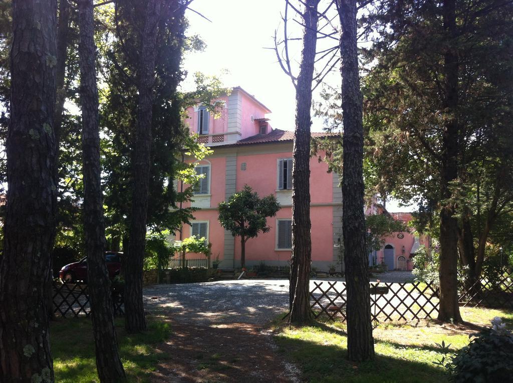 Villa Arianna B&B Lari Exteriör bild